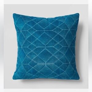 Threshold nwt 18" x 18" Square Geometric Embroidered Velvet Throw Pillow Blue